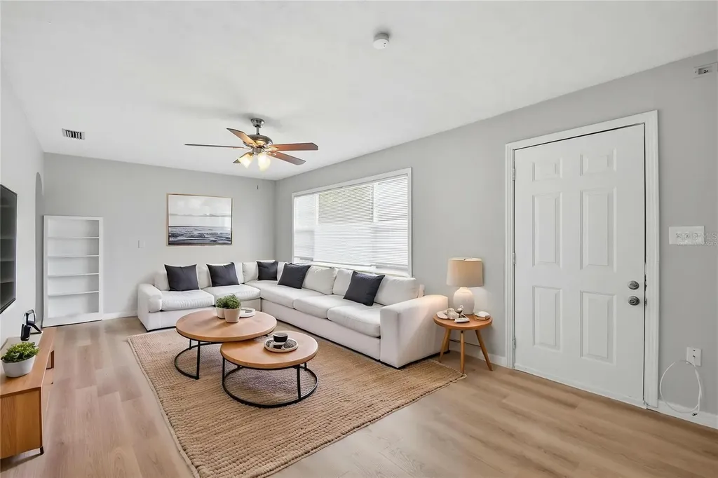 2817 Hawthorne Street Sarasota FL 34239