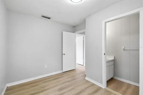 2817 Hawthorne Street Sarasota FL 34239