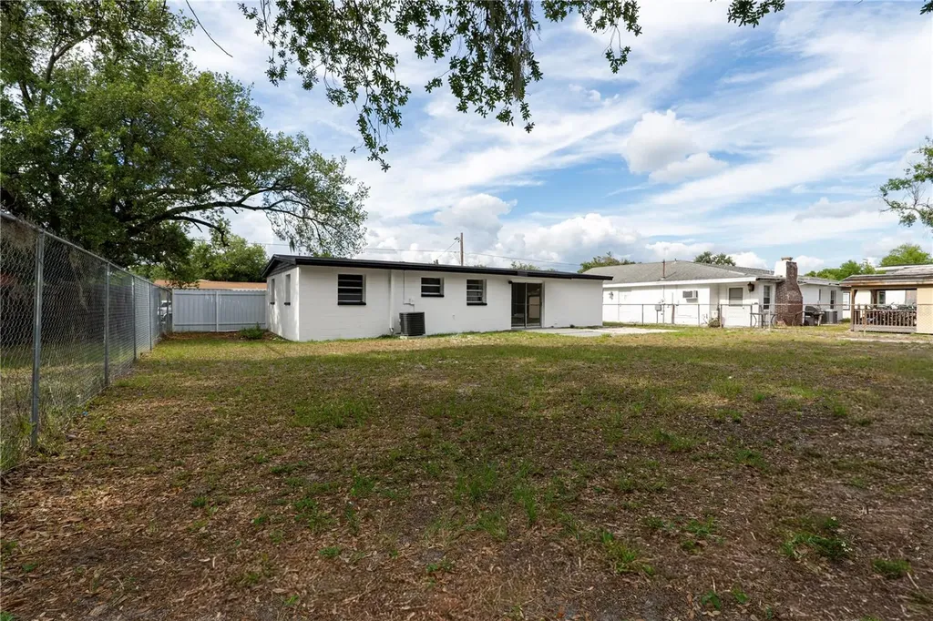 8325 Endive Avenue Tampa FL 33619