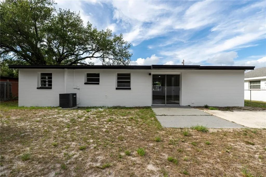 8325 Endive Avenue Tampa FL 33619