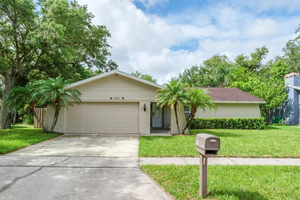 1313 Whisper Drive Largo FL 33770