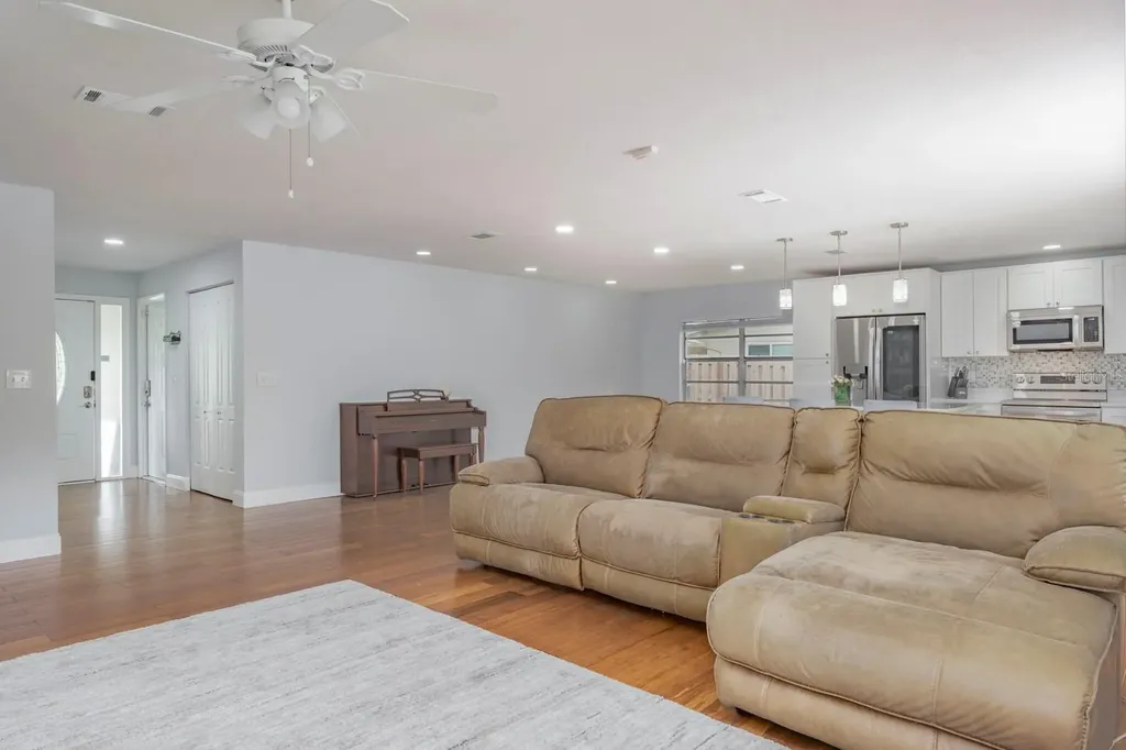 1313 Whisper Drive Largo FL 33770