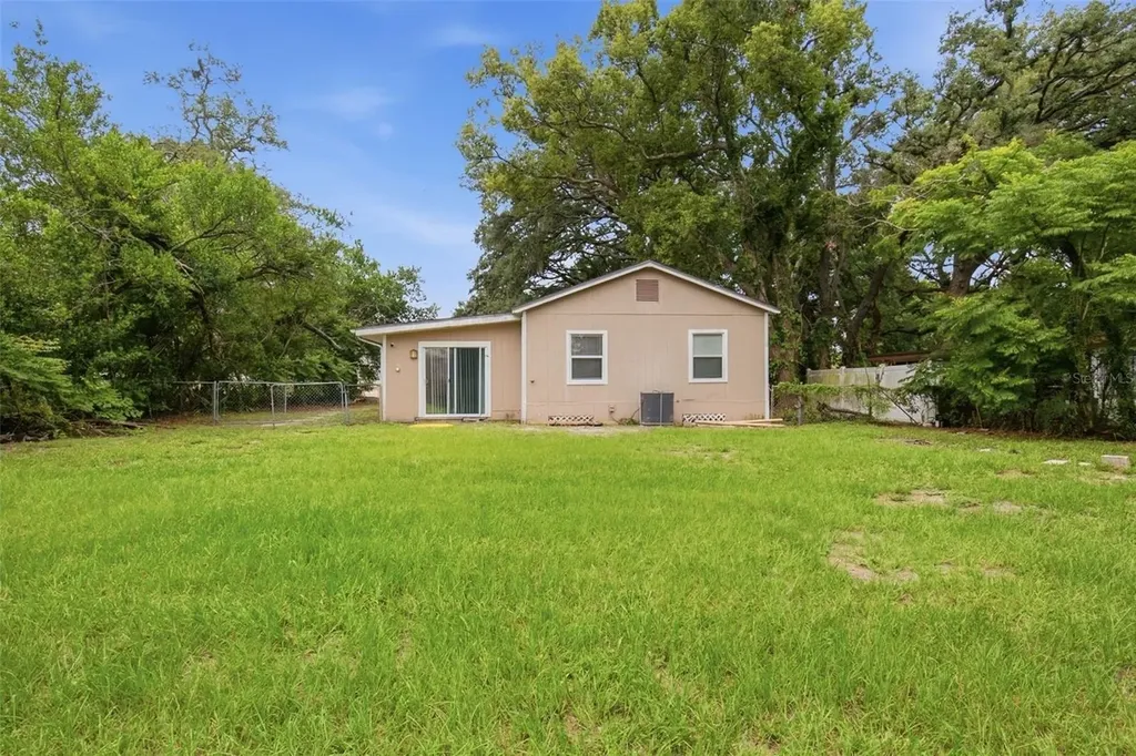 1510 E Navajo Avenue Tampa FL 33612