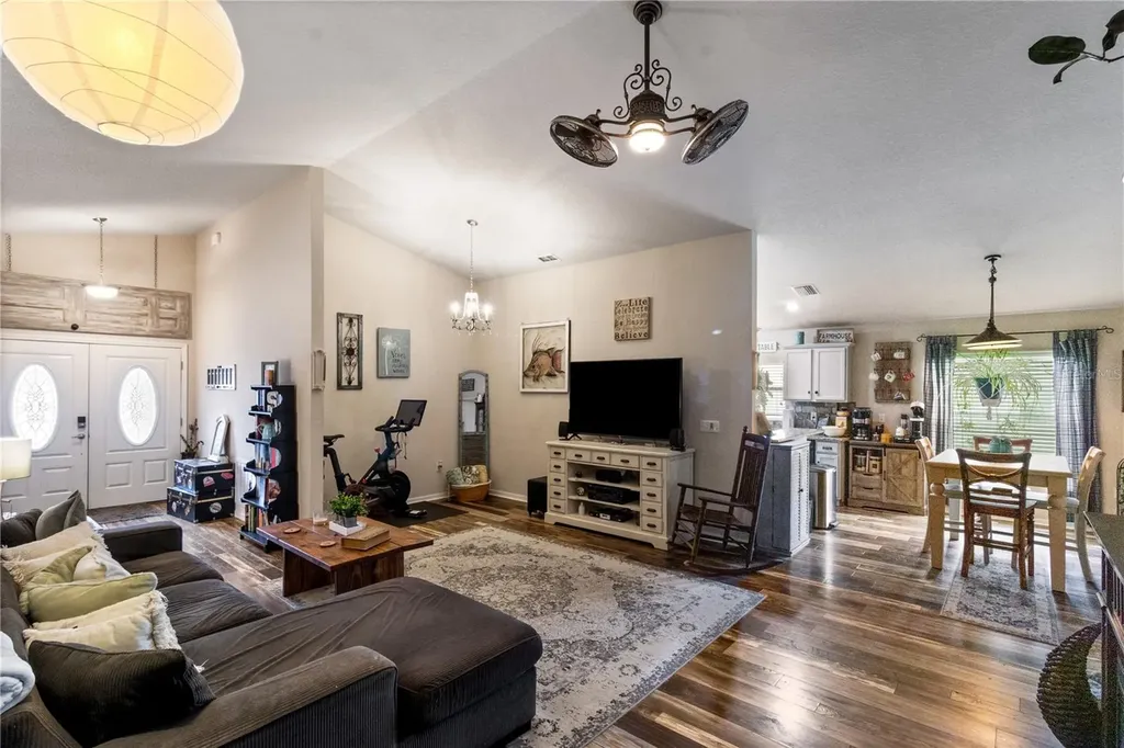 4562 Fairway Oaks Drive Mulberry FL 33860