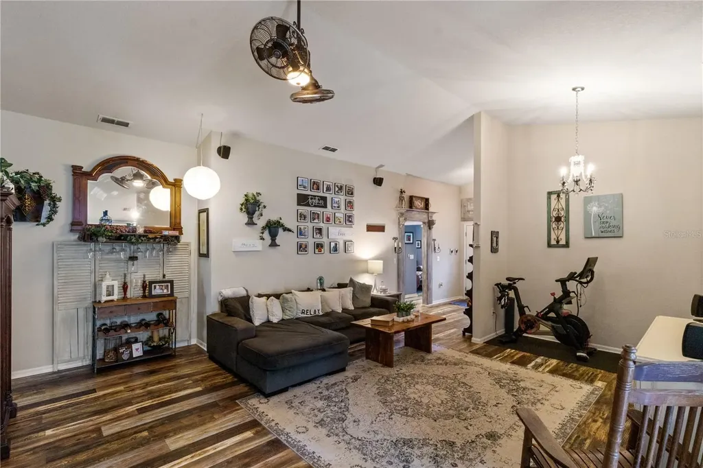 4562 Fairway Oaks Drive Mulberry FL 33860