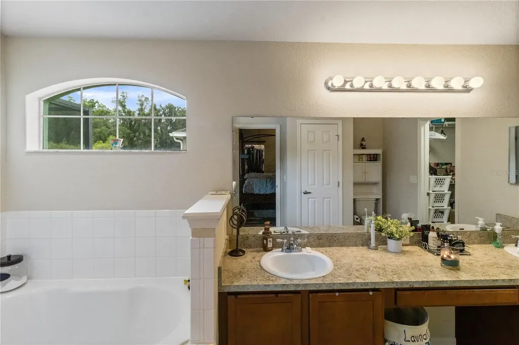 4562 Fairway Oaks Drive Mulberry FL 33860