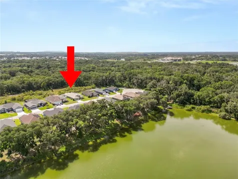 4562 Fairway Oaks Drive Mulberry FL 33860