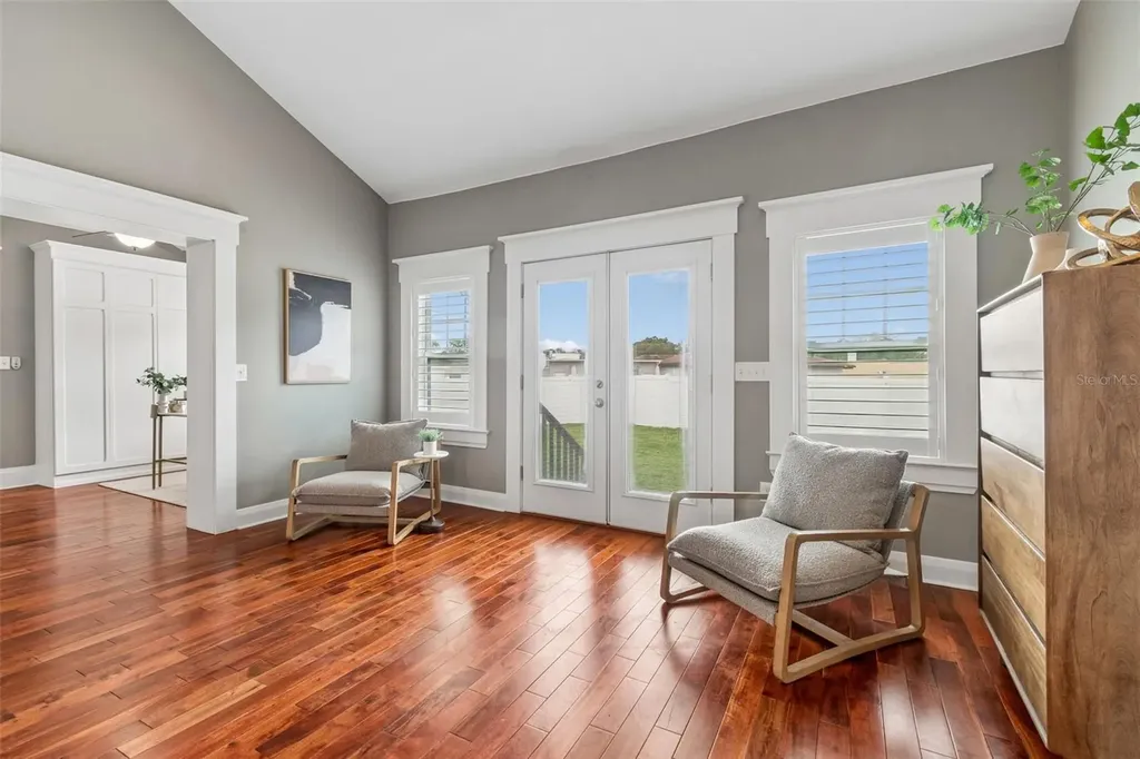 4010 W Neptune Street Tampa FL 33629