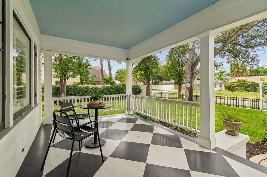 4010 W Neptune Street Tampa FL 33629