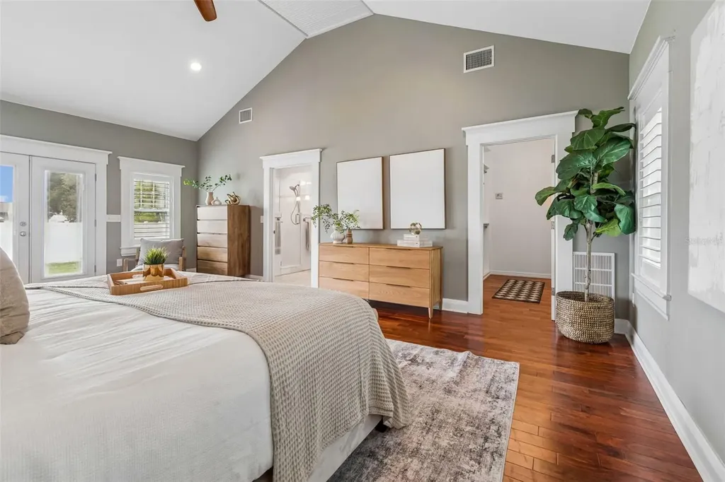 4010 W Neptune Street Tampa FL 33629