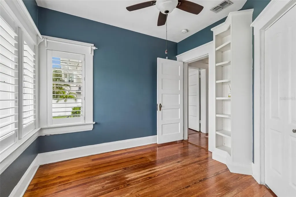 4010 W Neptune Street Tampa FL 33629