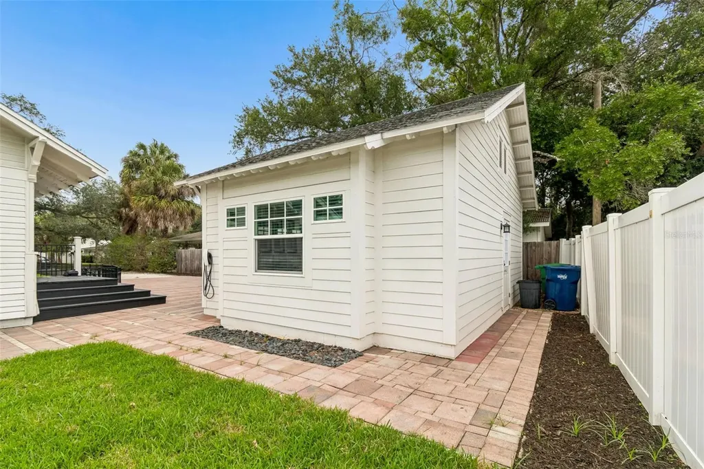 4010 W Neptune Street Tampa FL 33629