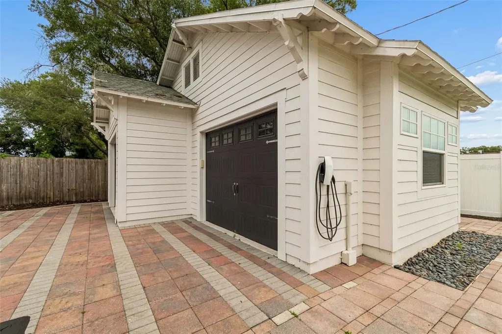 4010 W Neptune Street Tampa FL 33629