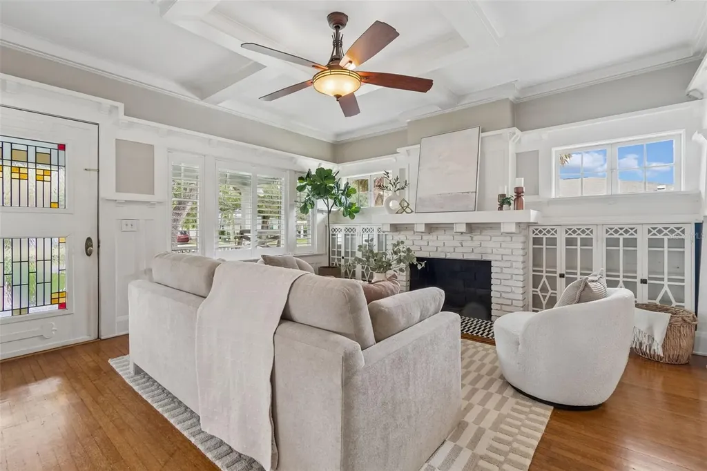 4010 W Neptune Street Tampa FL 33629