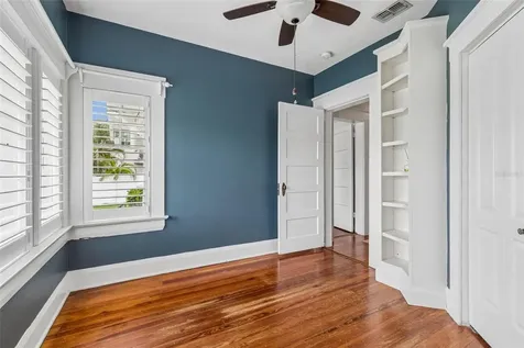 4010 W Neptune Street Tampa FL 33629
