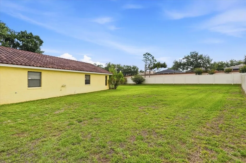 7026 Willow Run Loop Lakeland FL 33813