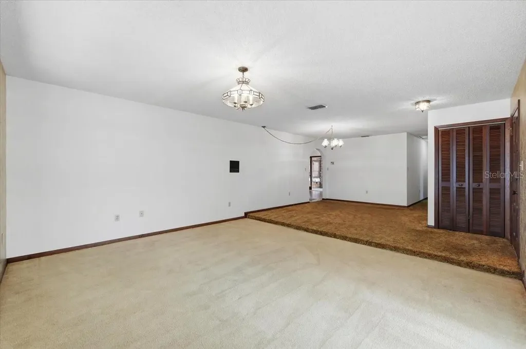 7026 Willow Run Loop Lakeland FL 33813