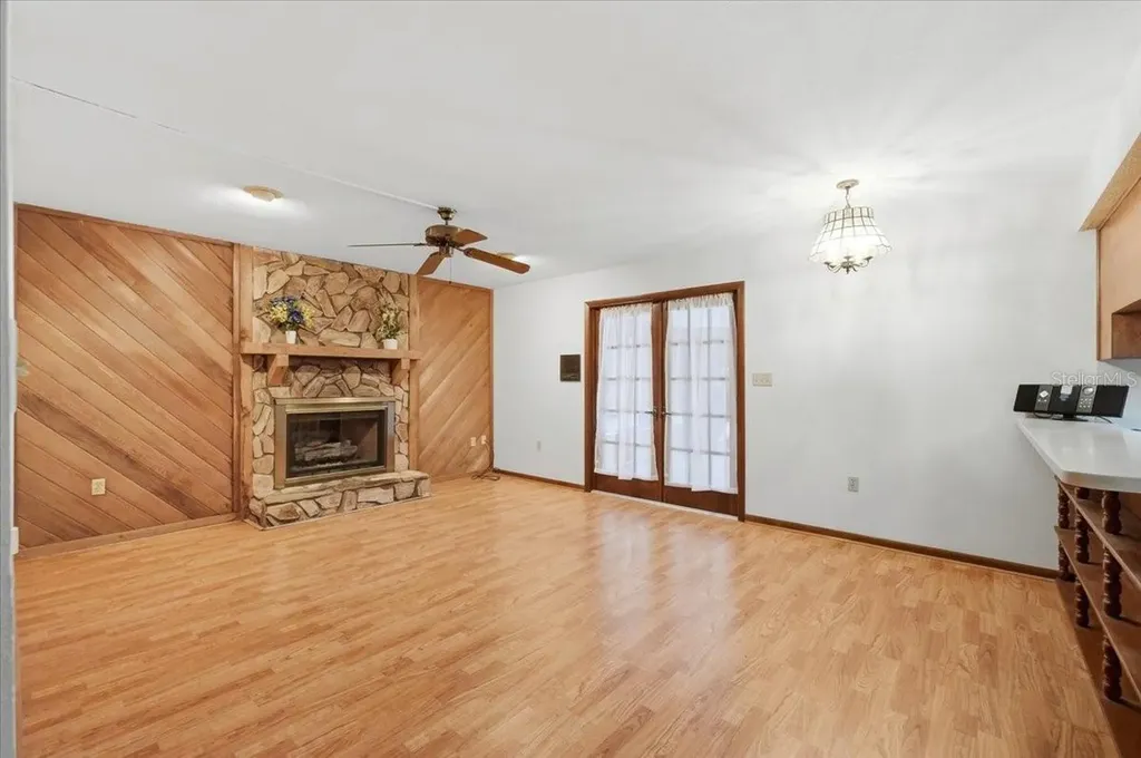7026 Willow Run Loop Lakeland FL 33813