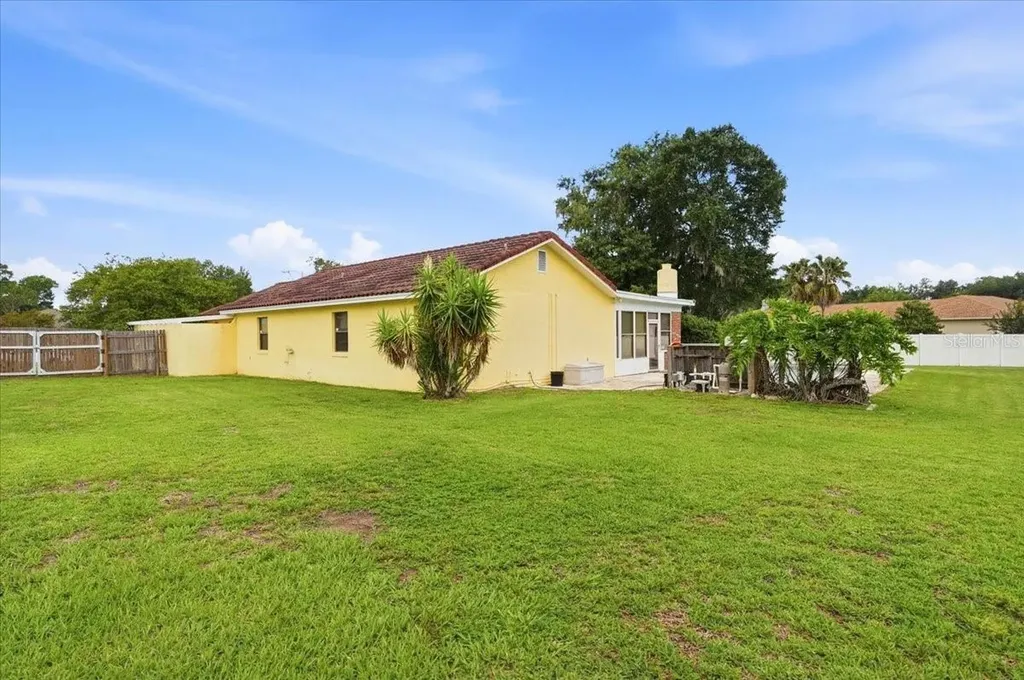 7026 Willow Run Loop Lakeland FL 33813
