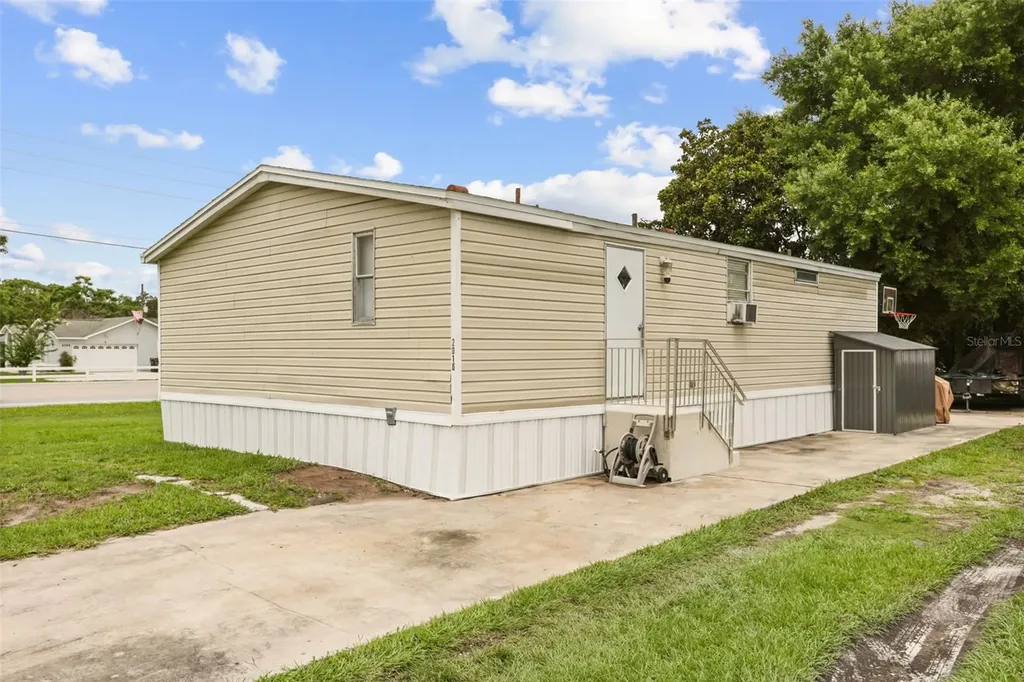 2016 Oak Street St Cloud FL 34769