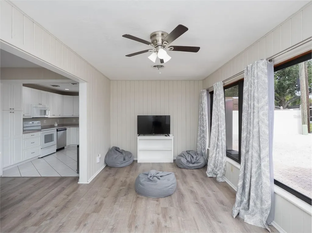 3137 Bay Street Sarasota FL 34237