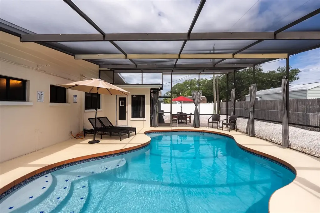 3137 Bay Street Sarasota FL 34237