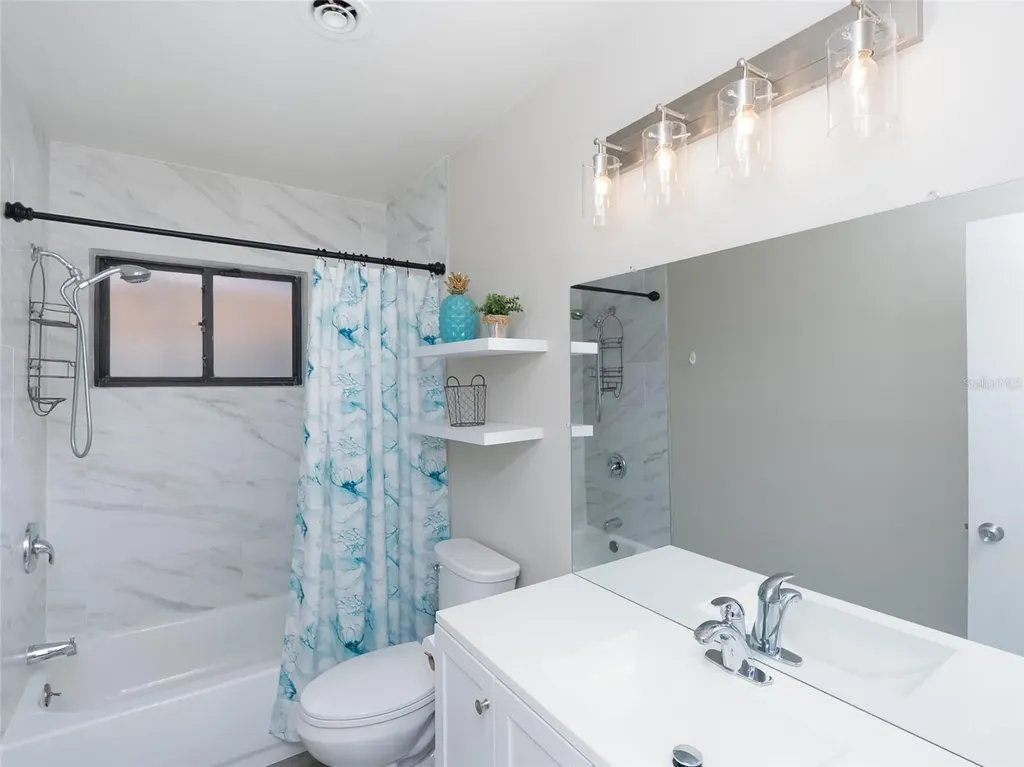 3137 Bay Street Sarasota FL 34237