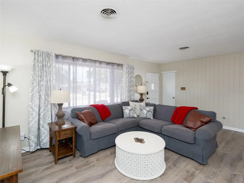3137 Bay Street Sarasota FL 34237