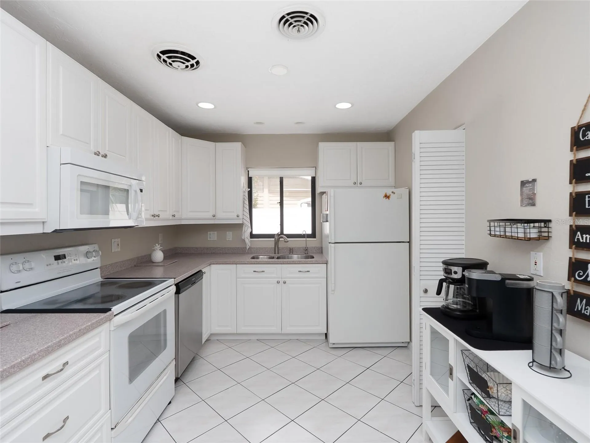 3137 Bay Street Sarasota FL 34237