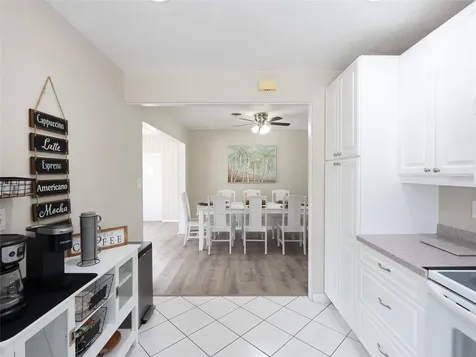 3137 Bay Street Sarasota FL 34237