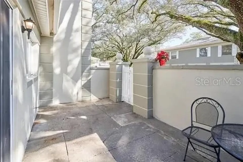 11713 Raintree Drive Tampa FL 33617