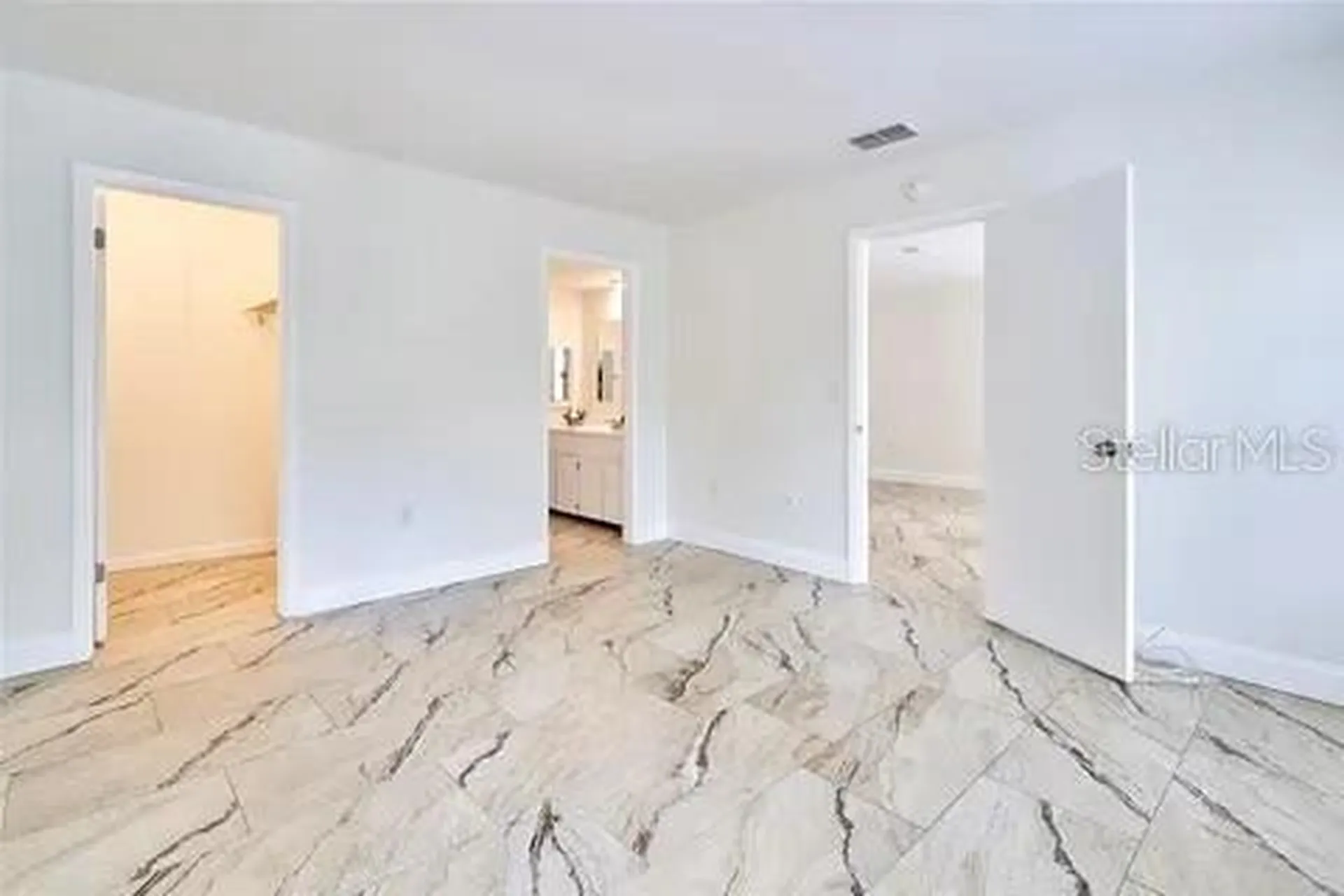 11713 Raintree Drive Tampa FL 33617