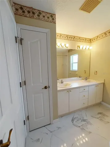 1102 NE 21st Terrace Ocala FL 34470