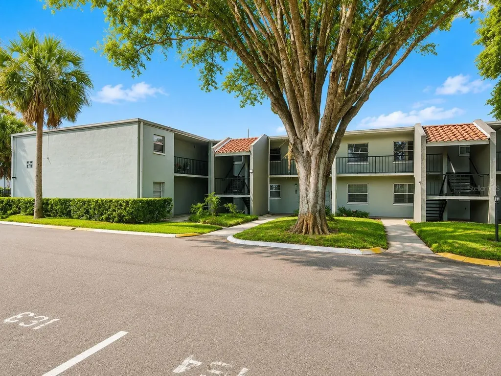 2812 Somerset Park Drive Tampa FL 33613