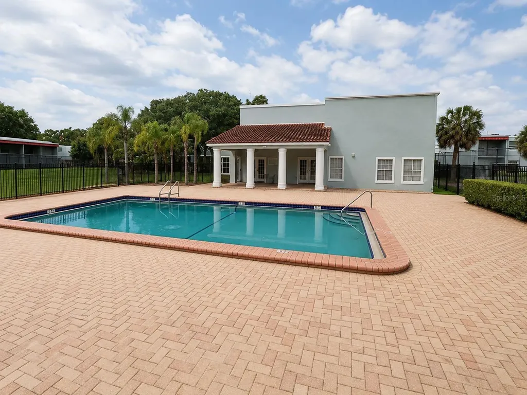 2812 Somerset Park Drive Tampa FL 33613