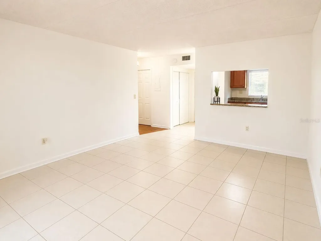2812 Somerset Park Drive Tampa FL 33613