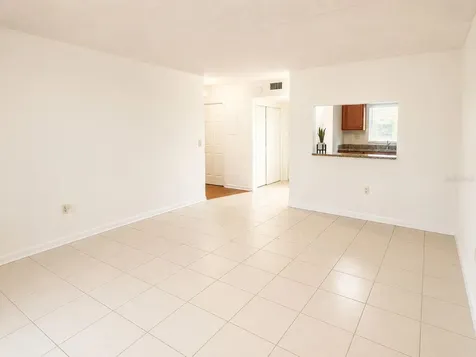 2812 Somerset Park Drive Tampa FL 33613