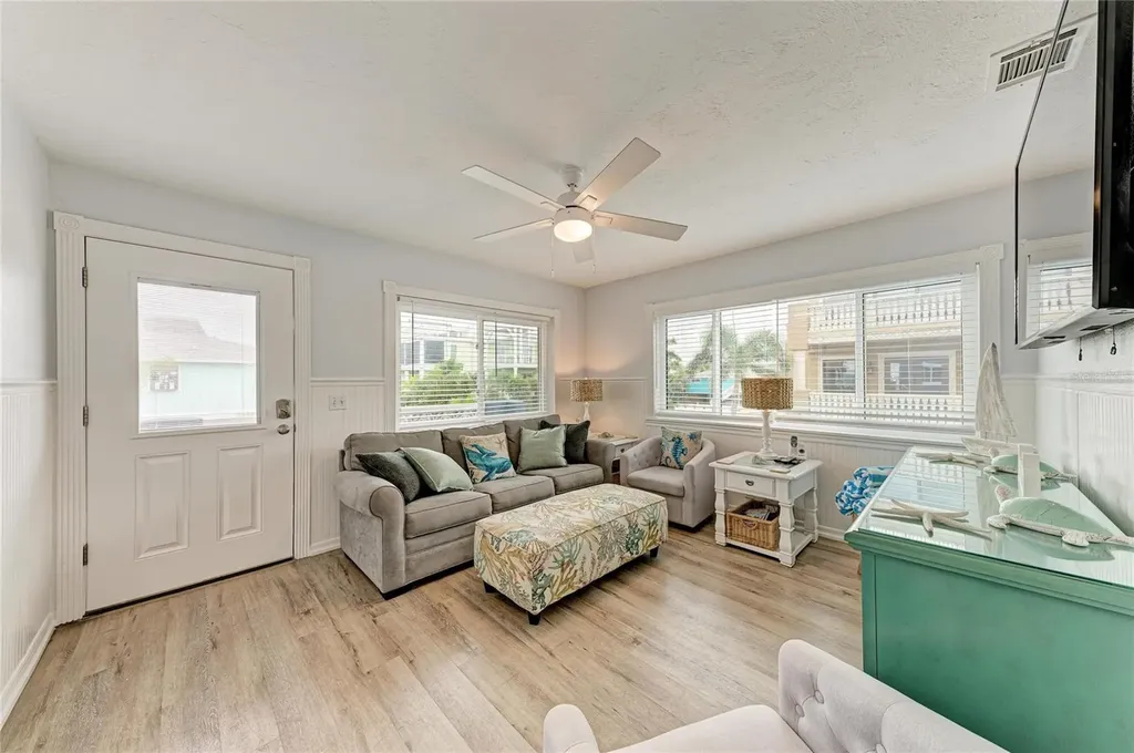 101 25th Street N Bradenton Beach FL 34217