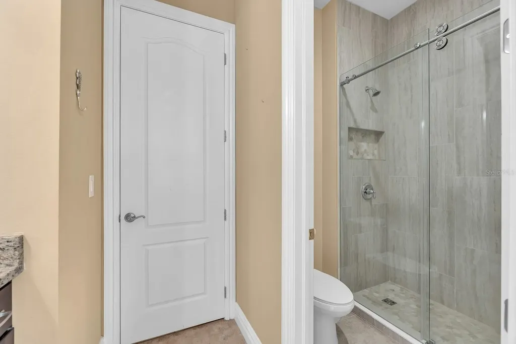 5208 Alafia Falls Drive Lithia FL 33547