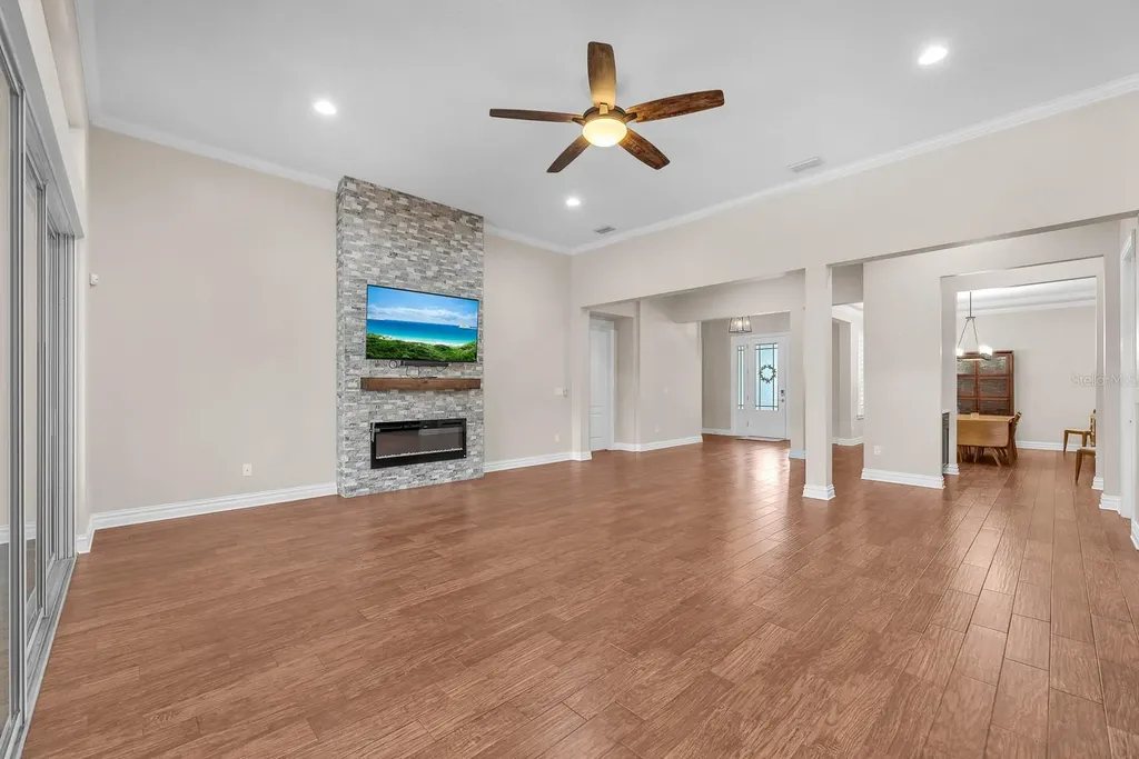 5208 Alafia Falls Drive Lithia FL 33547