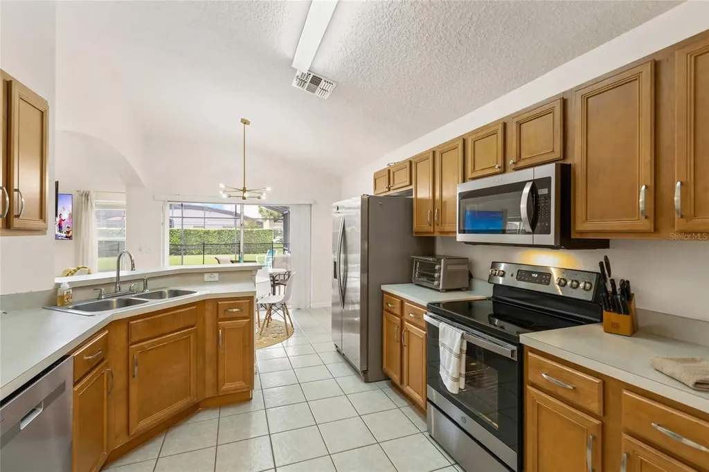 239 Carrera Avenue Davenport FL 33897