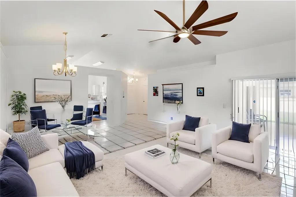 437 Via Del Sol Drive Davenport FL 33896