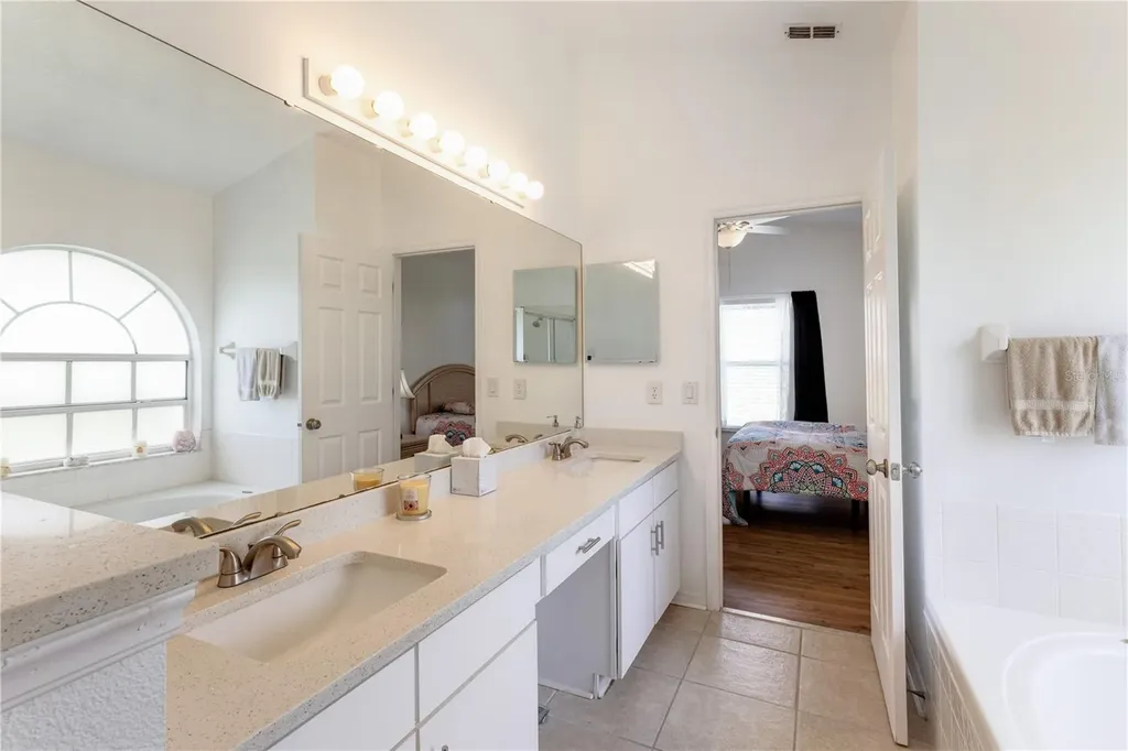 437 Via Del Sol Drive Davenport FL 33896