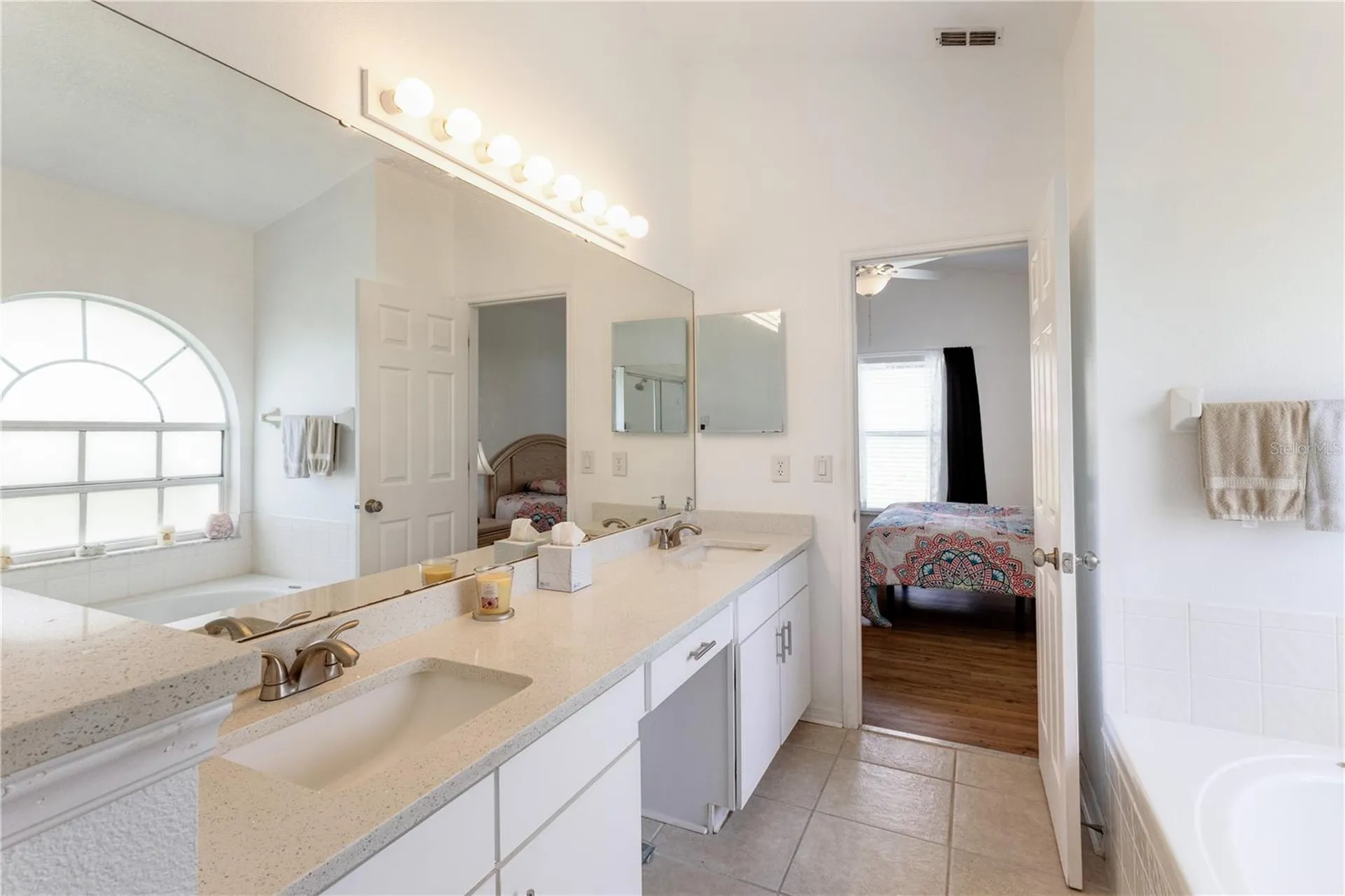 437 Via Del Sol Drive Davenport FL 33896