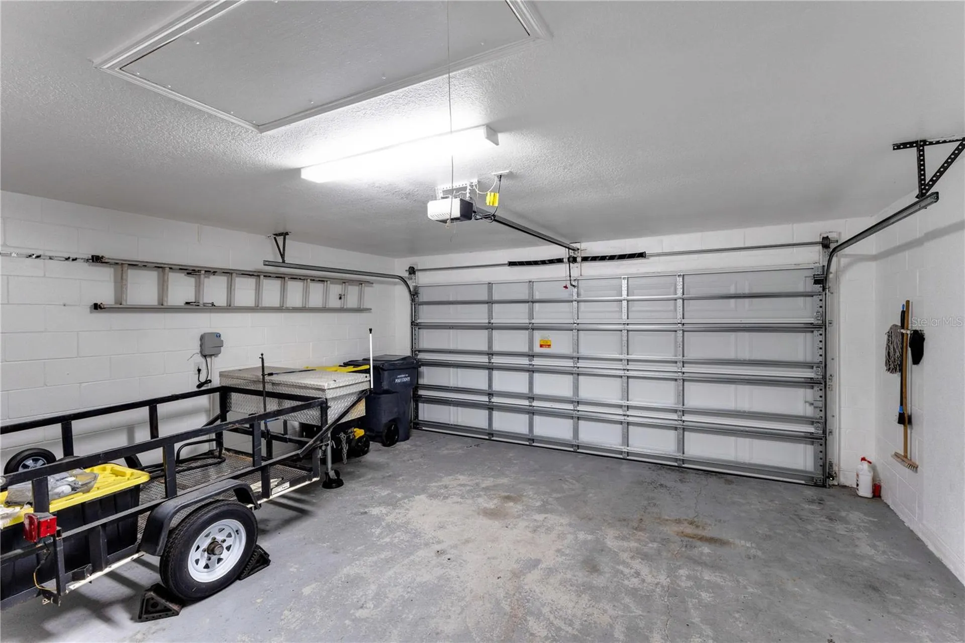 437 Via Del Sol Drive Davenport FL 33896