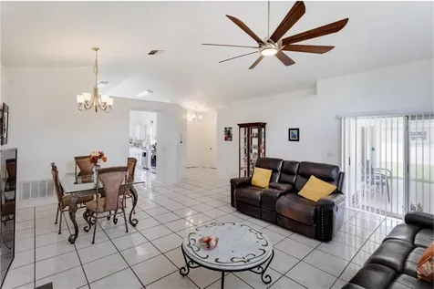 437 Via Del Sol Drive Davenport FL 33896