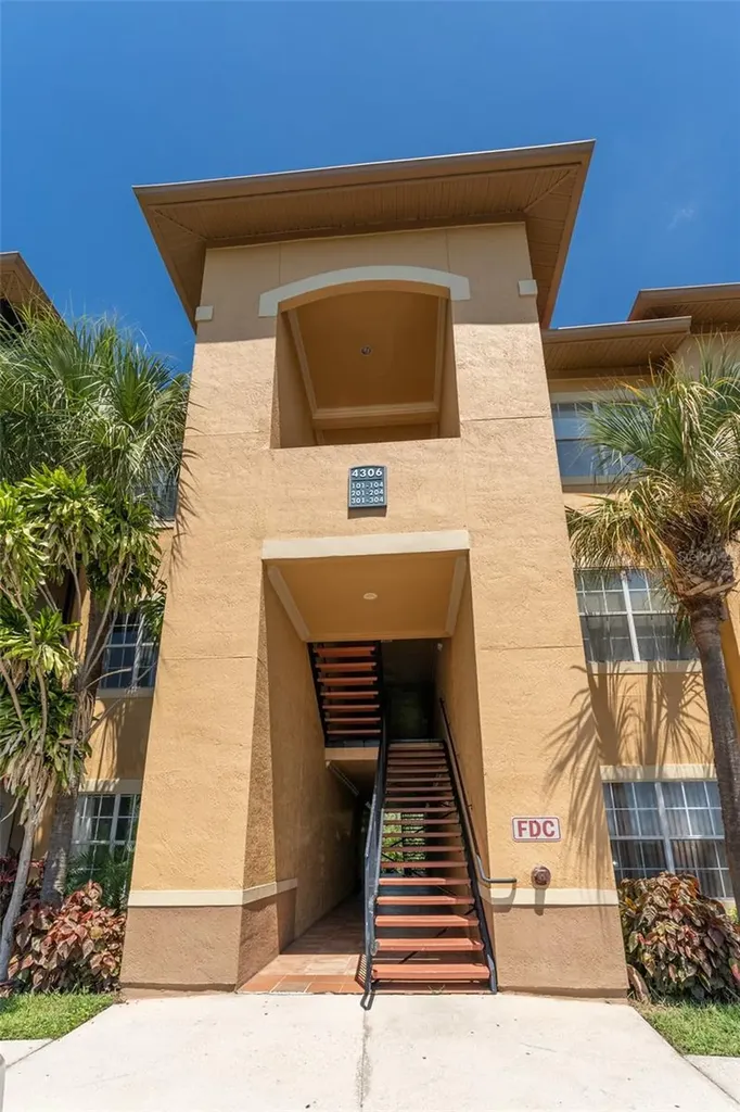 4306 Bayside Village Drive Tampa FL 33615