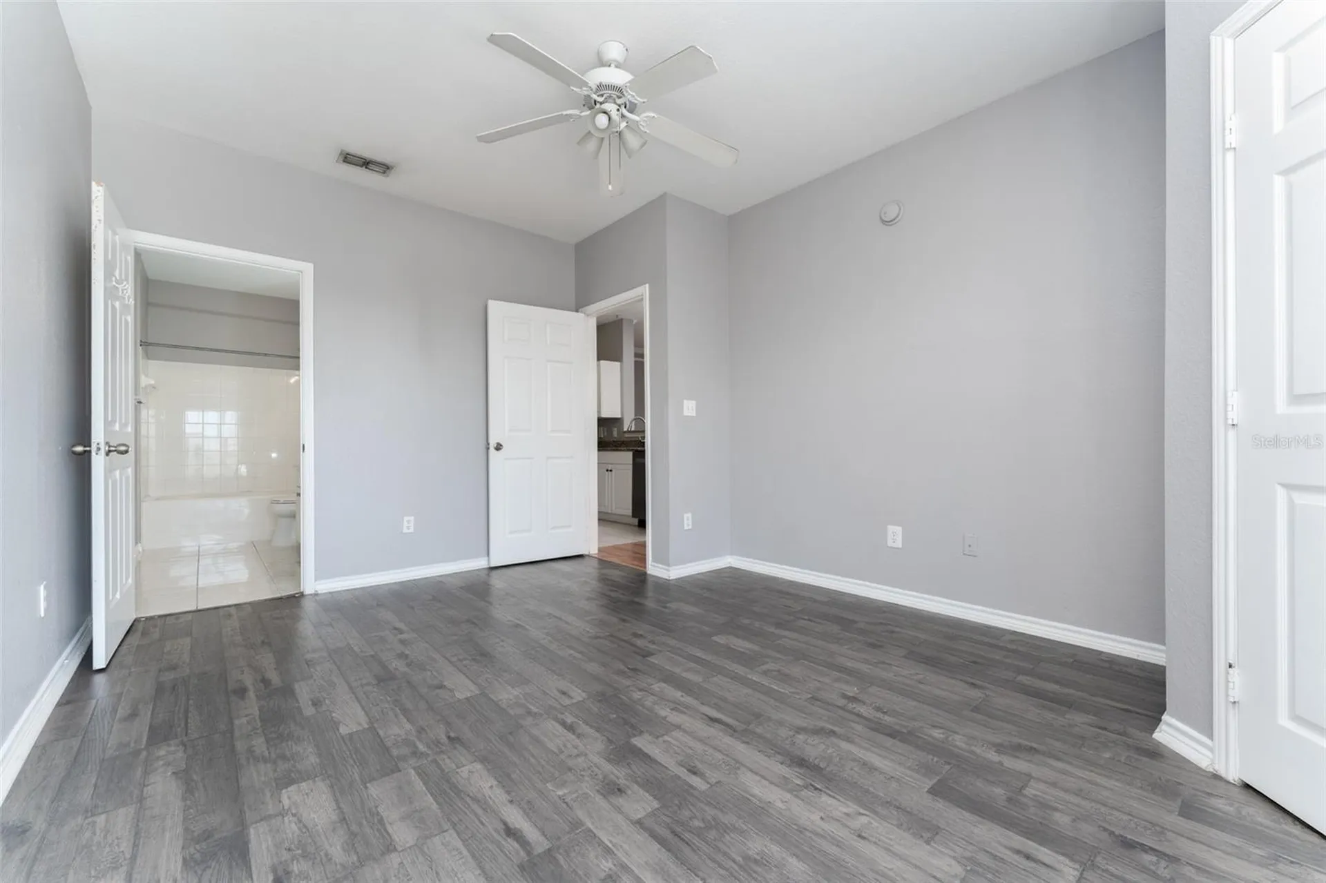 4306 Bayside Village Drive Tampa FL 33615
