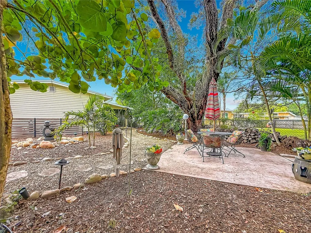 2045 Broadway Clearwater FL 33755