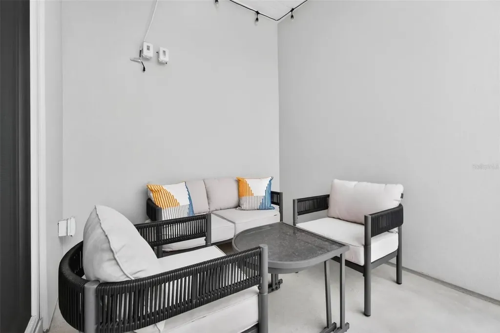 374 6th Street S St Petersburg FL 33701